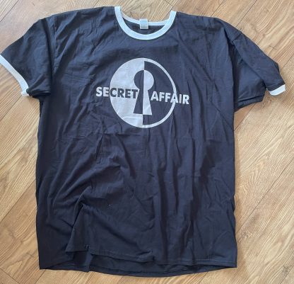 2025 T Shirt Keyhole Black
